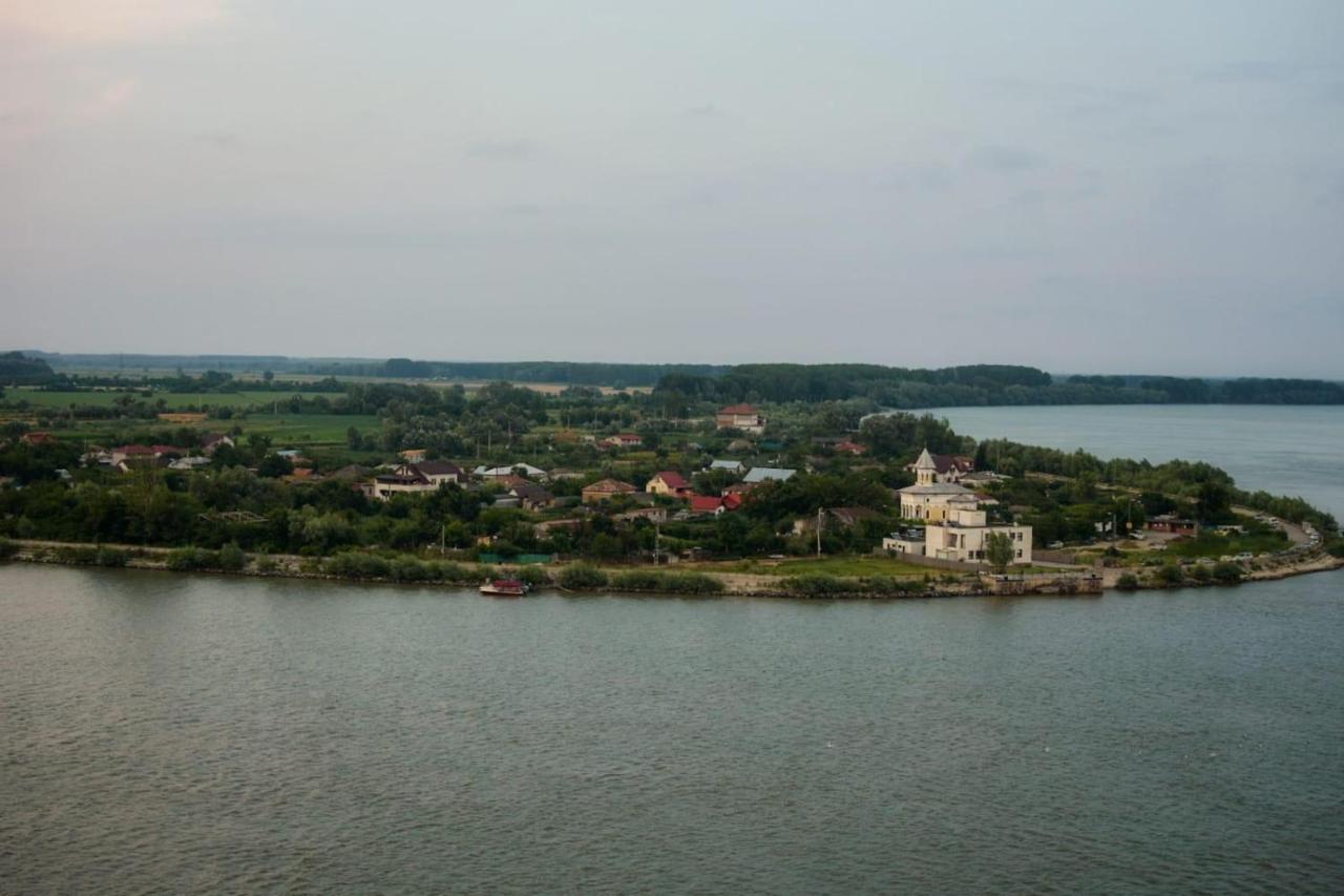 Delta Danube View Apart Tulcea Esterno foto
